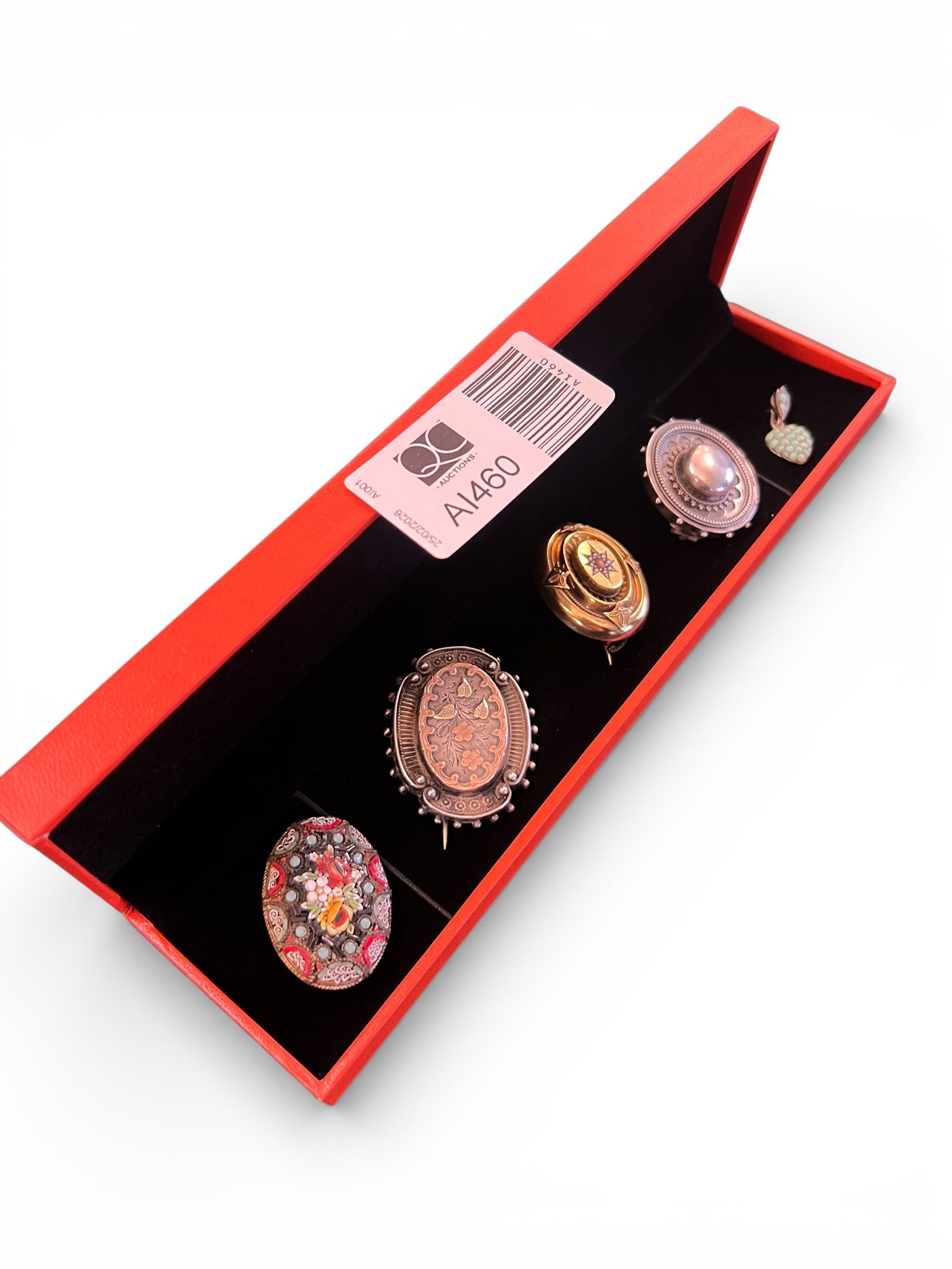 Collection of Four Ladies’ Brooches and One Other (Three Silver Brooches, One Mourning Brooch and One Micromosaic Brooch)